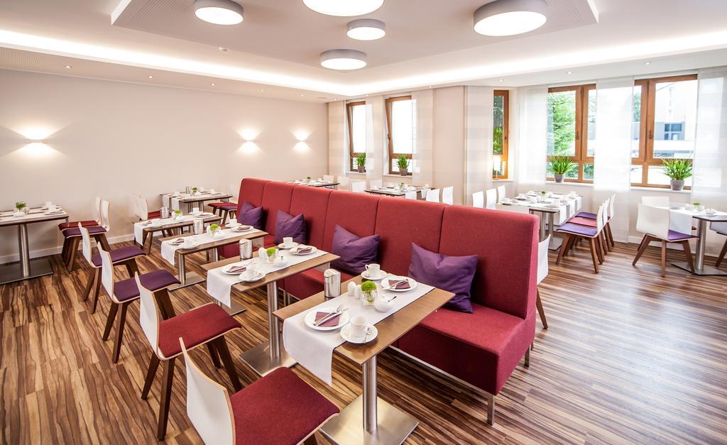 Hotel Hollmann Halle  Екстериор снимка